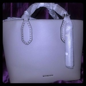 Micheal Kors  Broolyn Grab Bag (LG) leather